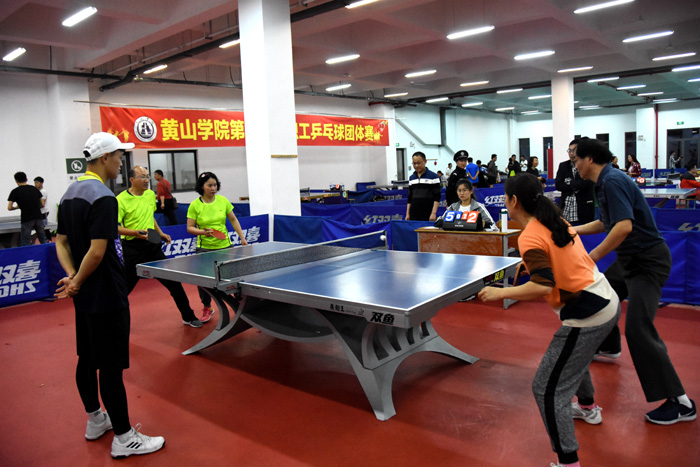 在调整阵容 在调整阵容