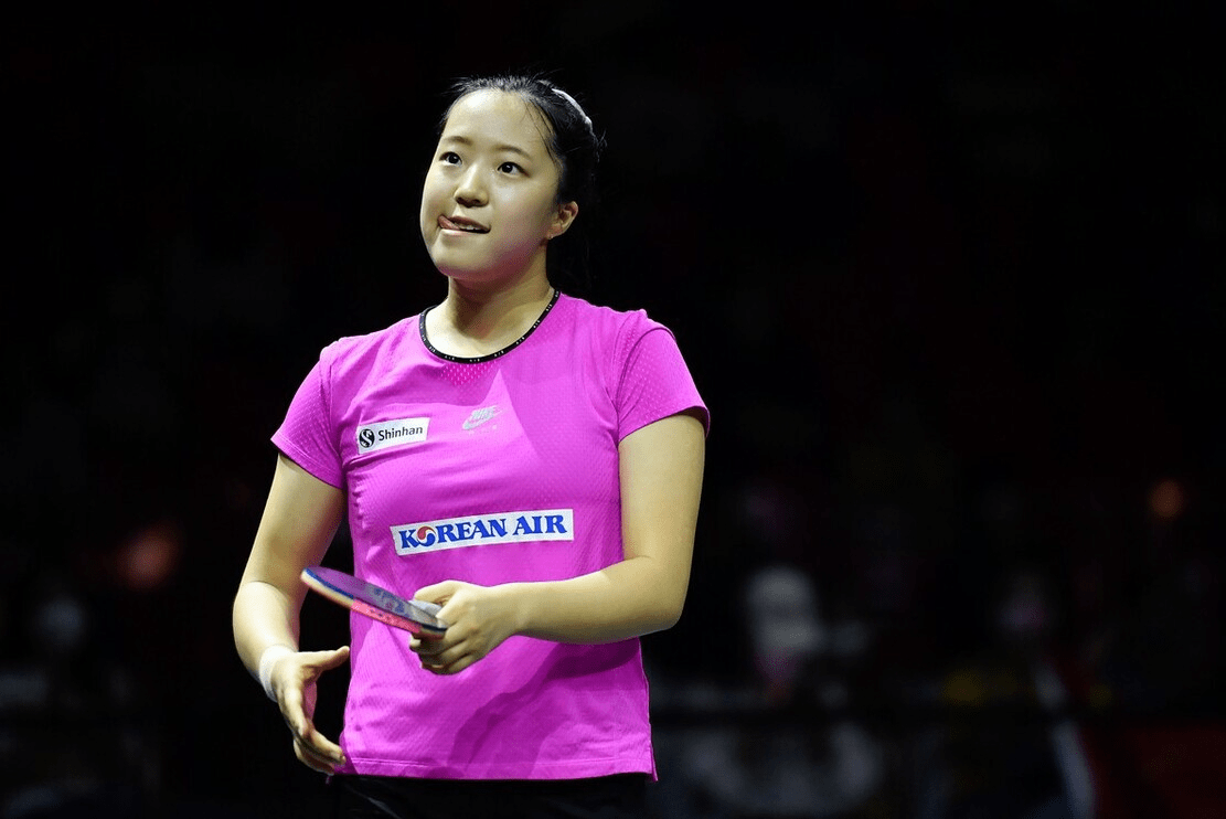 背靠背中的 背靠背中的